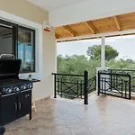 V And H House - Cozy & Ideal For Families, By Zantewize
